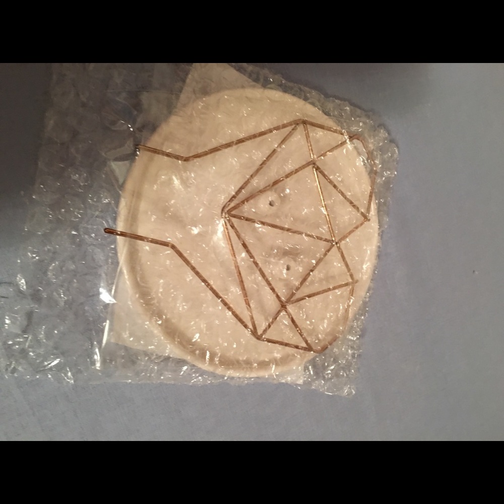 Coxet wire jewelry holder w dish - Picture 2 of 3